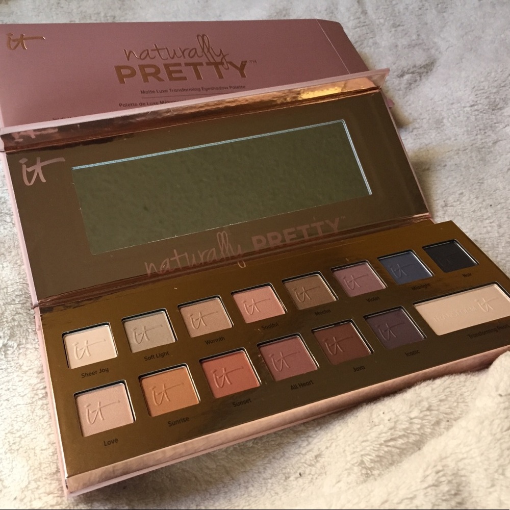 NIB ONLY $20 It Cosmetics Naturally Pretty Palette